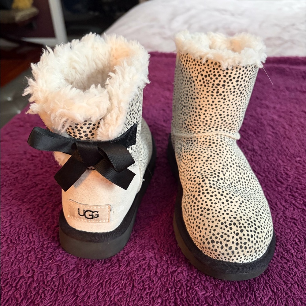 UGG Bailey Bow Micro Cheetah Boots Fur Women’s Sz 5